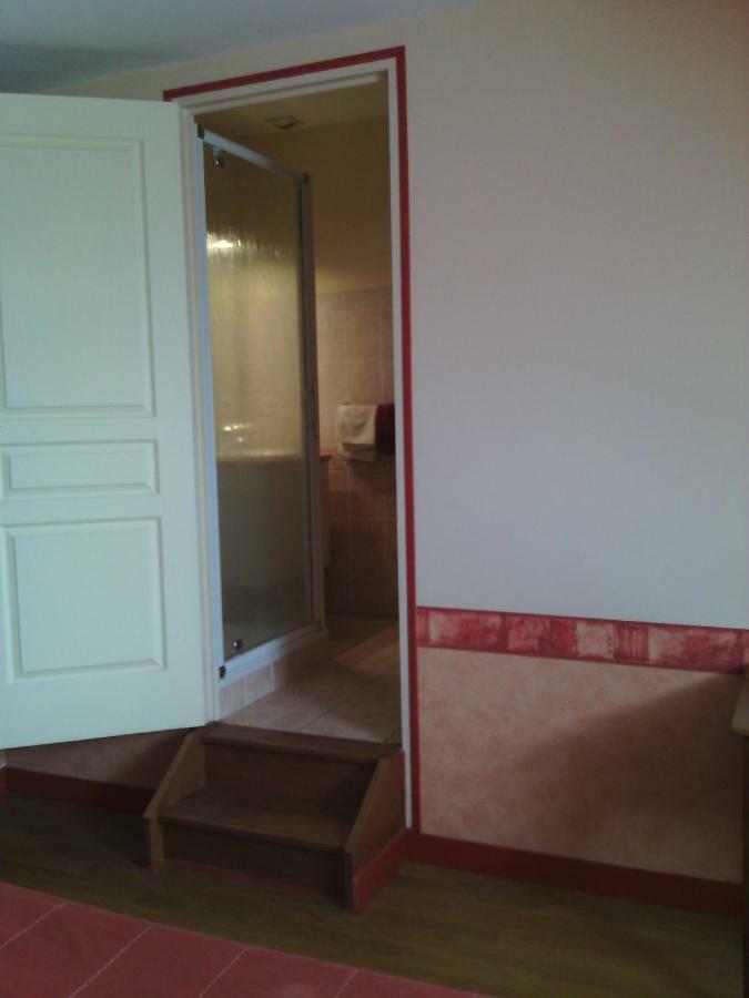 La Roche Bed and Breakfast Saint-Etienne-en-Cogles Εξωτερικό φωτογραφία