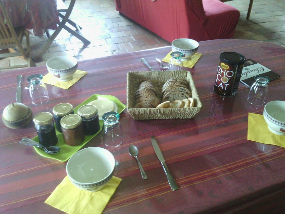 La Roche Bed and Breakfast Saint-Etienne-en-Cogles Εξωτερικό φωτογραφία