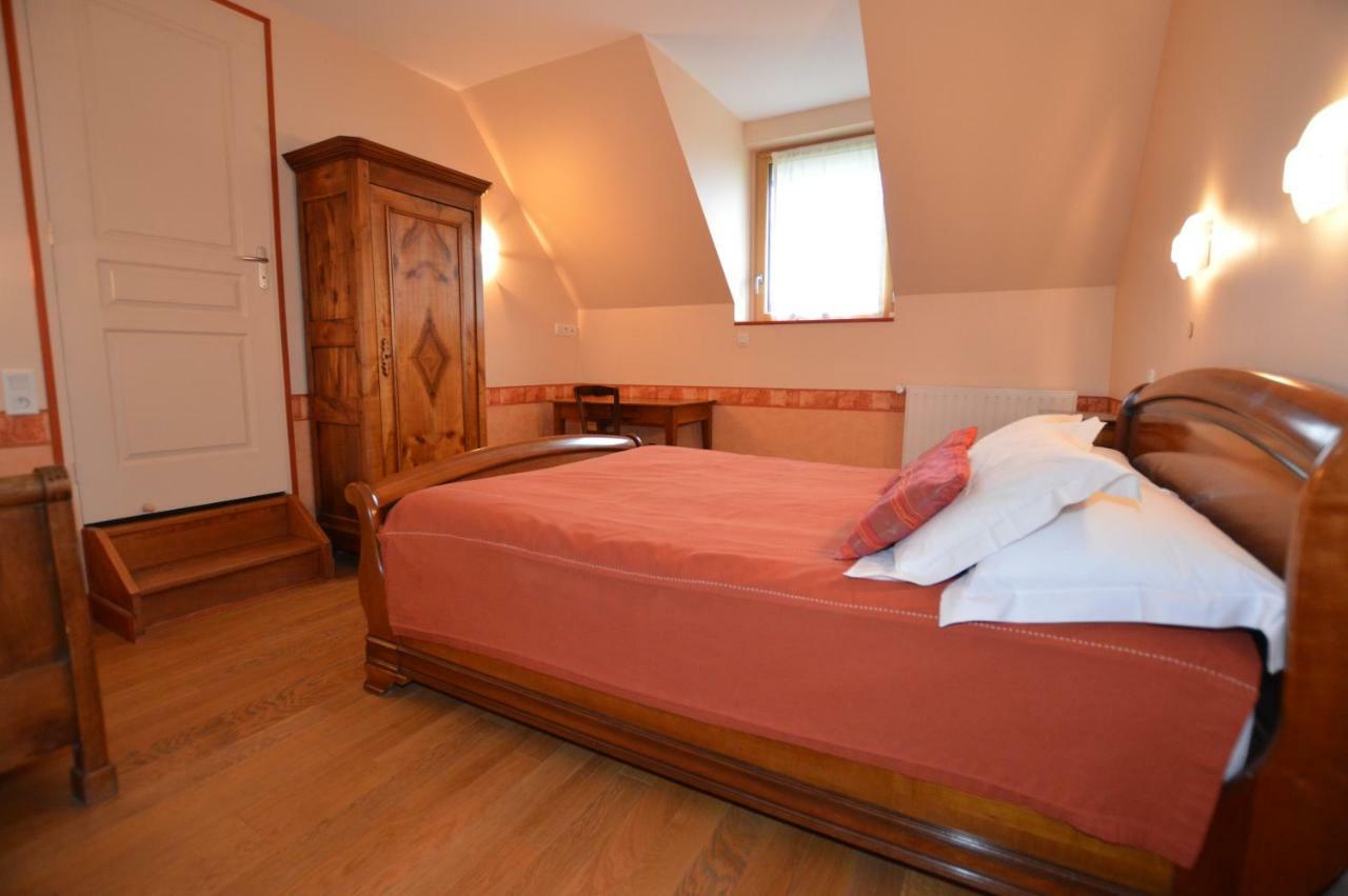 La Roche Bed and Breakfast Saint-Etienne-en-Cogles Εξωτερικό φωτογραφία