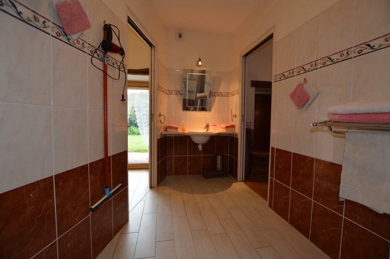 La Roche Bed and Breakfast Saint-Etienne-en-Cogles Εξωτερικό φωτογραφία
