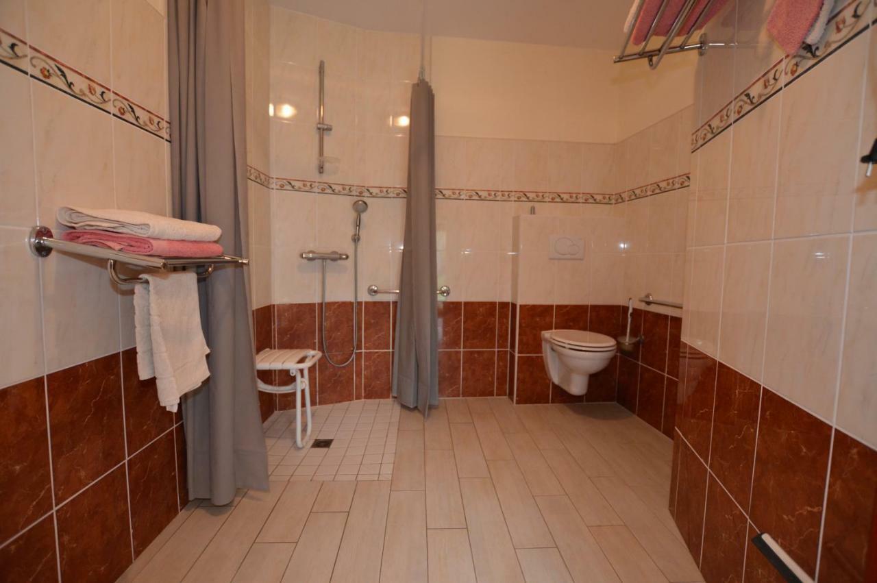 La Roche Bed and Breakfast Saint-Etienne-en-Cogles Εξωτερικό φωτογραφία