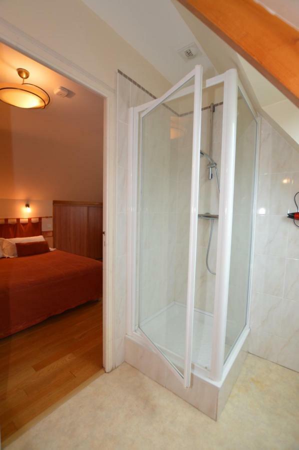 La Roche Bed and Breakfast Saint-Etienne-en-Cogles Εξωτερικό φωτογραφία
